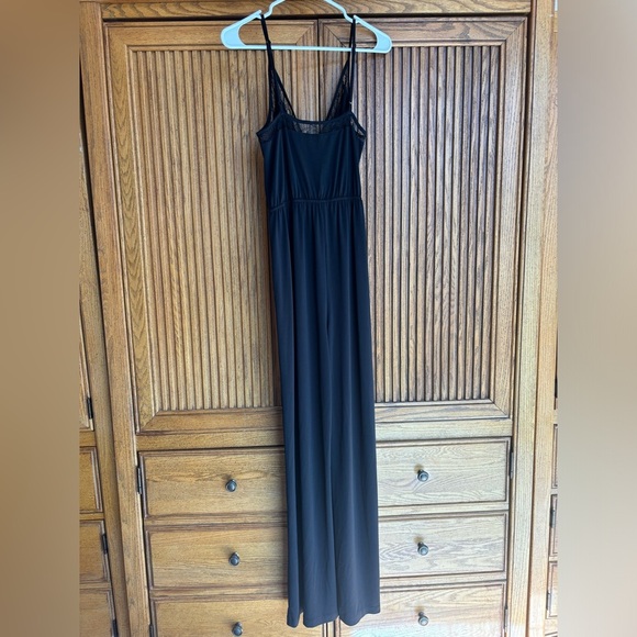 BCBGeneration black lace jumpsuit women’s size medium - Picture 3 of 6
